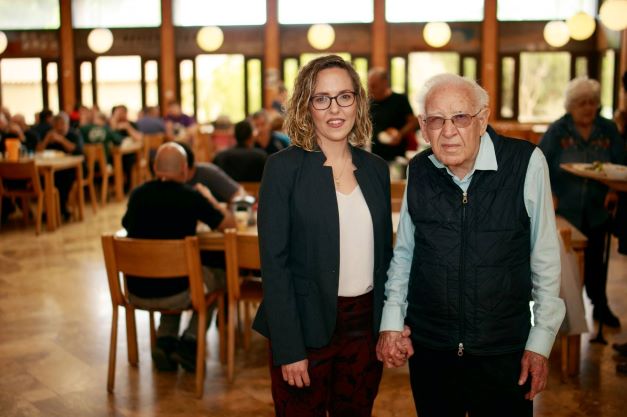 רותם ידלין ואהרון ידלין, סבא שהיה שר חינוך (צילום - עמרי קרן לפידות)